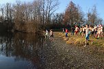 Eisbaden im Kiesschacht (Foto: Angelo Glashagel)