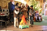 Kinder bringen Licht ins Dunkel (Foto: Karl-Heinz Herrmann)