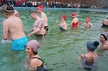 Anbaden in Neustadt (Foto: Sandra Witzel)