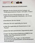 Sch&uuml;ler n&auml;hen im Praxisunterricht Masken (Foto: Karl-Heinz Herrmann)