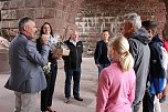 Einmillionster Besucher am st&uuml;rmischen Kyffh&auml;user-Denkmal (Foto: Karl-Heinz Herrmann)