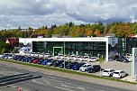 BU: Heute noch vor der Skoda-Autowelt – bald schon in Deutschlands Süden: Zwölf Skoda Citigo sind demnächst als Lieferfahrzeuge für Pizza-Hut in Bayern, Hessen und Sachsen unterwegs. (Foto: H.Fischer) BU: Heute noch vor der Skoda-Autowelt – bald schon in Deutschlands Süden: Zwölf Skoda Citigo sind demnächst als Lieferfahrzeuge für Pizza-Hut in Bayern, Hessen und Sachsen unterwegs. (Foto: H.Fischer)