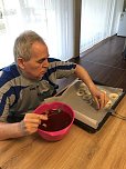 Ein Apfel am Morgen vertreibt Kummer und Sorgen (Foto: AWO-Seniorenresedenz)