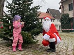 Ilfelder schm&uuml;cken Weihnachtsbaum (Foto: Sandra Witzel)