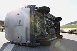 Reifenplatzer führt zu Unfall (Foto: S. Dietzel) Reifenplatzer führt zu Unfall (Foto: S. Dietzel)