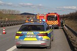 Reifenplatzer führt zu Unfall (Foto: S. Dietzel) Reifenplatzer führt zu Unfall (Foto: S. Dietzel)