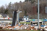 Ausblick &uuml;ber die abgerissene Trib&uuml;ne (Foto: oas)