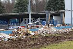 Ausblick &uuml;ber die abgerissene Trib&uuml;ne (Foto: oas)