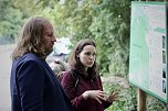Dr. Anton Hofreiter auf dem Weg zum Possen; Frau H&uuml;mpfner-Stationsleiterin Natura 2000 Station Possen (Foto: Eva Maria Wiegand)