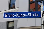 Die Polizei nimmt einen Mann fest, der ein Haus anz&uuml;nden wollte (Foto: S.Dietzel)