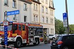 Die Polizei nimmt einen Mann fest, der ein Haus anz&uuml;nden wollte (Foto: S.Dietzel)