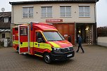 Neu und Alt nebeneinander - nach &uuml;ber 20 Jahren freute man sich bei der freiwilligen Feuerwehr Mitte heute &uuml;ber ein neues Einsatzleitfahrzeug (Foto: agl)