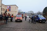 Das Friedenslicht aus Bethlehem wurde heute morgen auf dem Hof des Landratsamtes verteilt (Foto: agl)