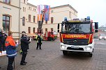Das Friedenslicht aus Bethlehem wurde heute morgen auf dem Hof des Landratsamtes verteilt (Foto: agl)
