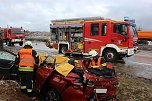 Die Feuerwehr Heiligenstadt musste heute eine Frau aus ihrem Fahrzeug retten (Foto: Feuerwehr Heiligenstadt)