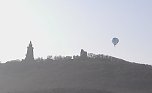 Hei&szlig;luftballon &uuml;ber dem Kyffh&auml;user (Foto: Ulrich Reinboth)