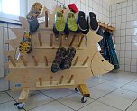 &Uuml;bergabe der "Stiefel-Igel" (Foto: HORIZONT e.V.)