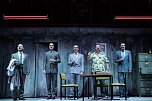 Das Ensemble des Rudolst&auml;dter Theaters l&auml;sst am Freitag die Mauer noch einmal fallen (Foto: Anke-Neugebauer )
