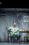 Das Ensemble des Rudolst&auml;dter Theaters l&auml;sst am Freitag die Mauer noch einmal fallen (Foto: Anke-Neugebauer )