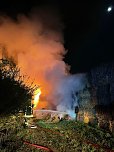 Brennende Strohballen bei Donndorf (Foto: Feuerwehr Donndorf/Silvio Dietzel)