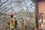 Starke Rauchentwicklung auf dem Gel&auml;nde des alten Gaswerks rief gestern die Feuerwehr auf den Plan (Foto: Silvio Dietzel/Lukas M&uuml;hlhause)