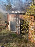 Starke Rauchentwicklung auf dem Gel&auml;nde des alten Gaswerks rief gestern die Feuerwehr auf den Plan (Foto: Silvio Dietzel/Lukas M&uuml;hlhause)