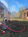 Starke Rauchentwicklung auf dem Gel&auml;nde des alten Gaswerks rief gestern die Feuerwehr auf den Plan (Foto: Silvio Dietzel/Lukas M&uuml;hlhause)