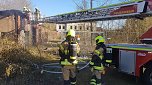 Feuerwehren auf Gel&auml;nde des alten Gaswerkes im Einsatz (Foto: T. Pantosch)