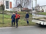 B&auml;ume pflanzen in Gro&szlig;wechsungen (Foto: R.+K.Schulze)