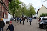 B&uuml;cherflohmarkt auf dem Blasii-Kirchplatz (Foto: agl)