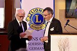 30-jähriges Jubiläum des LIONS Clubs Sondershausen - v.l. Dr. Klaus Buchmann; Govenors Christoph K.Engel (Foto: Eva Maria Wiegand) 30-jähriges Jubiläum des LIONS Clubs Sondershausen - v.l. Dr. Klaus Buchmann; Govenors Christoph K.Engel (Foto: Eva Maria Wiegand)