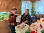 Vorweihnachtliches Basteln bei der Volksolidarität (Foto: T. Leipold) Vorweihnachtliches Basteln bei der Volksolidarität (Foto: T. Leipold)