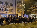 Zwei Kundgebungen am Weihnachtsmarkt (Foto: oas)