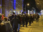 Zwei Kundgebungen am Weihnachtsmarkt (Foto: oas)