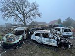 Fünf Autos wurden in Feldengel angezündet (Foto: S. Dietzel) Fünf Autos wurden in Feldengel angezündet (Foto: S. Dietzel)