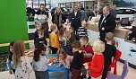 Weihnachtsbaumschmücken bei Skoda in Nordhausen (Foto: red) Weihnachtsbaumschmücken bei Skoda in Nordhausen (Foto: red)
