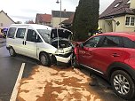 Crash bei G&uuml;nzerode (Foto: Feuerwehr Gro&szlig;wechsungen/Silvio Dietzel)