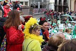 Ein bunter Karnevalszug zog sich am Rosenmontag durch Sondershausen (Foto: Eva Maria Wiegand)