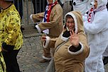 Ein bunter Karnevalszug zog sich am Rosenmontag durch Sondershausen (Foto: Eva Maria Wiegand)