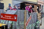 Ein bunter Karnevalszug zog sich am Rosenmontag durch Sondershausen (Foto: Eva Maria Wiegand)