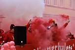 Ein bunter Karnevalszug zog sich am Rosenmontag durch Sondershausen (Foto: Eva Maria Wiegand)