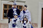 Ein bunter Karnevalszug zog sich am Rosenmontag durch Sondershausen (Foto: Eva Maria Wiegand)