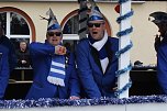 Ein bunter Karnevalszug zog sich am Rosenmontag durch Sondershausen (Foto: Eva Maria Wiegand)