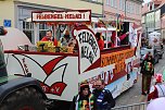 Ein bunter Karnevalszug zog sich am Rosenmontag durch Sondershausen (Foto: Eva Maria Wiegand)