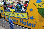 Ein bunter Karnevalszug zog sich am Rosenmontag durch Sondershausen (Foto: Eva Maria Wiegand)