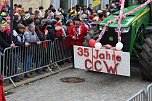 Ein bunter Karnevalszug zog sich am Rosenmontag durch Sondershausen (Foto: Eva Maria Wiegand)