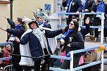 Ein bunter Karnevalszug zog sich am Rosenmontag durch Sondershausen (Foto: Eva Maria Wiegand)
