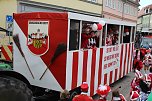 Ein bunter Karnevalszug zog sich am Rosenmontag durch Sondershausen (Foto: Eva Maria Wiegand)