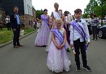 Fliederprinzessin und Fliederprinz von der Kurstadt Grundschule im vergangenen Jahr (Foto: Peter M&ouml;bius)