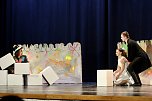 Theatergruppe des Salza-Gymnasiums feierte umjubelte Premiere mit ihren St&uuml;ck Alice im ANDERLAND, frei nach Lewis Carrol. (Foto: Eva Maria Wiegand)